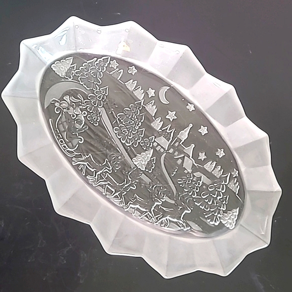 Christmas Scene Santa Claus Reindeer Nighttime Etched Frosted Glass Pie  Platter - Picture 1 of 14